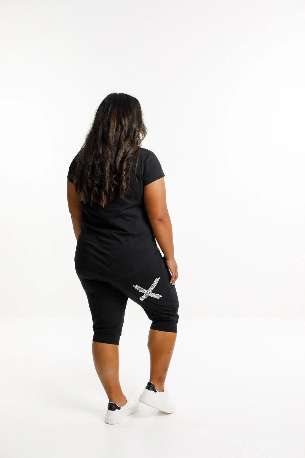 3/4 Apartment Pants - Black with Paper Plane X - Image 3