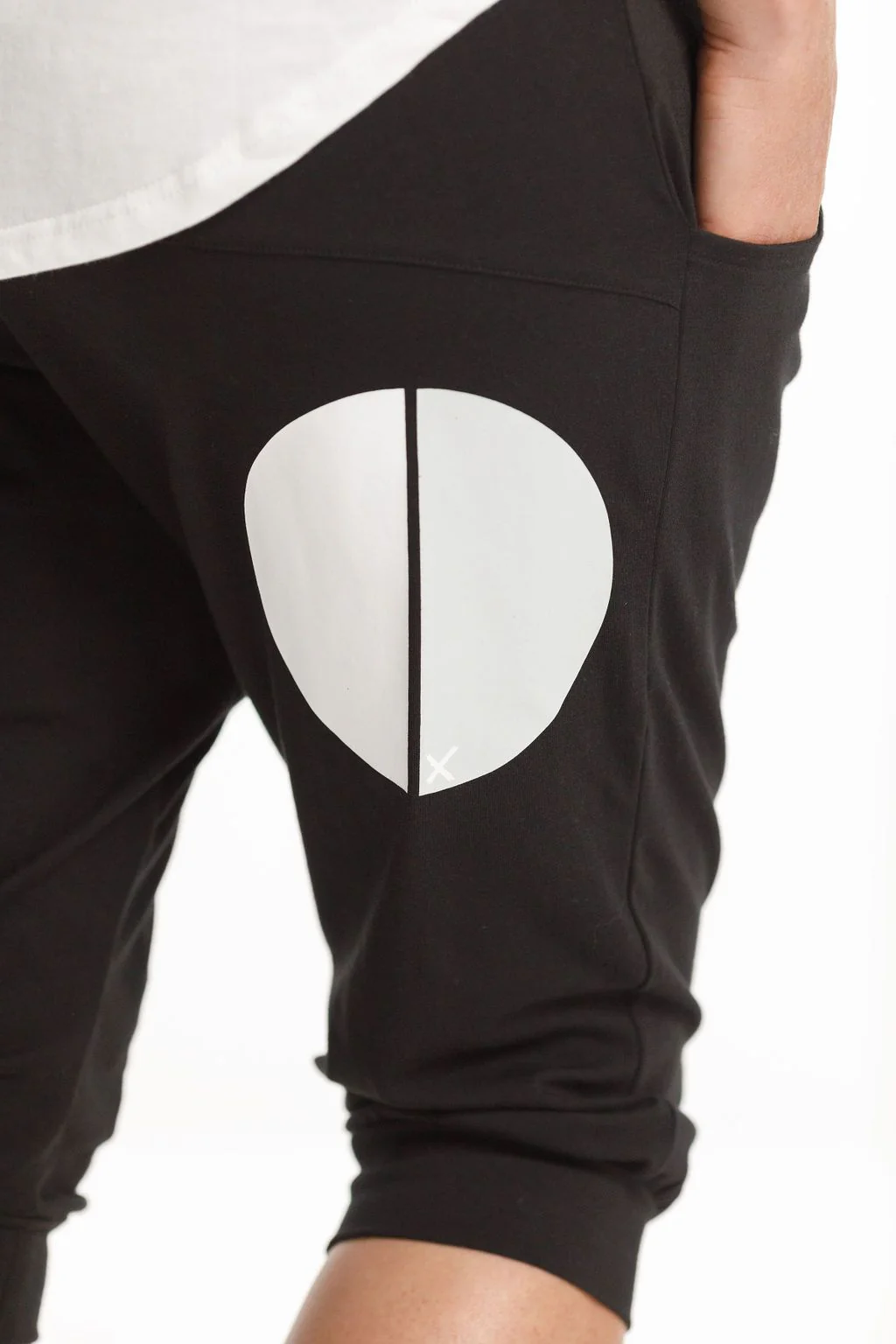 3/4 Apartment Pants - Black With White/Grey Circle Dot