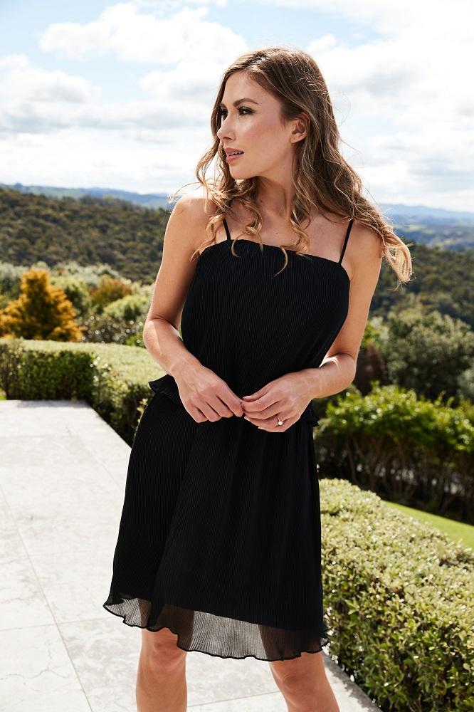 Augustine Sassy Dress Black - Image 2