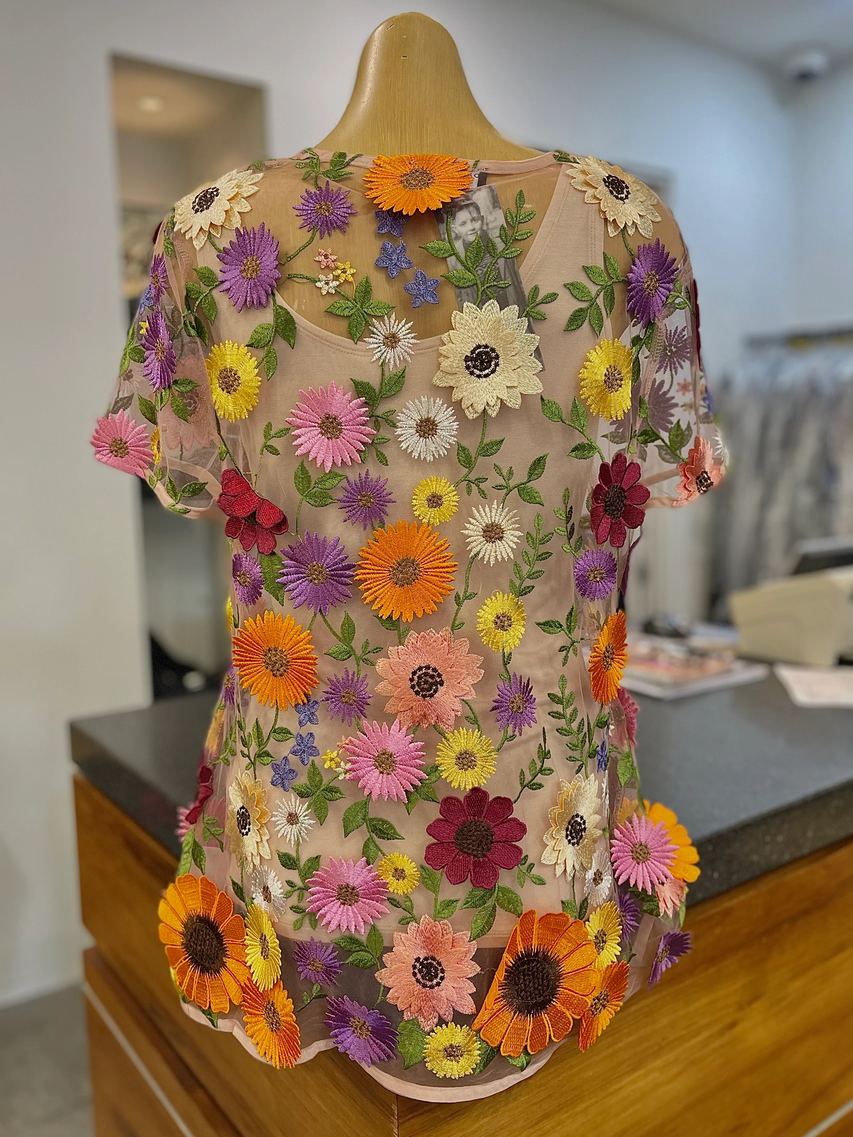 David Pond Oasis Tee - Oscar Sunflowers - Image 5