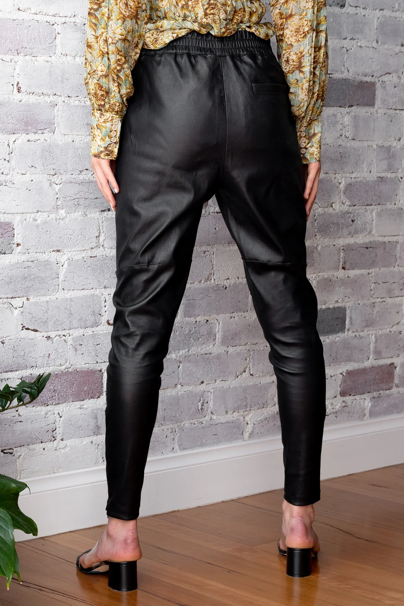 DEA Leather Rundle Pant - Moss - Image 4