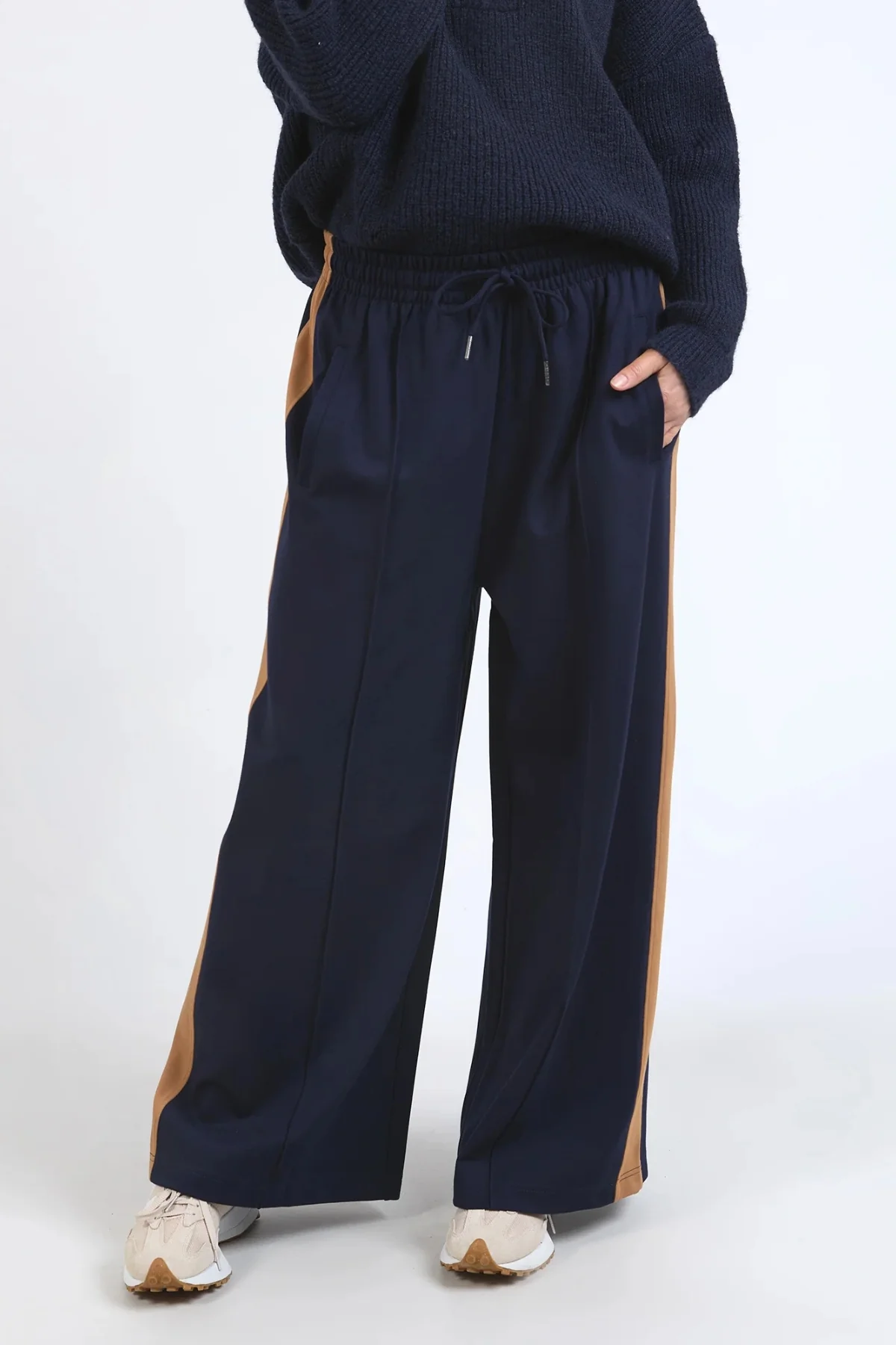 Elm Carmen Wide Leg Pant - Navy - Image 2