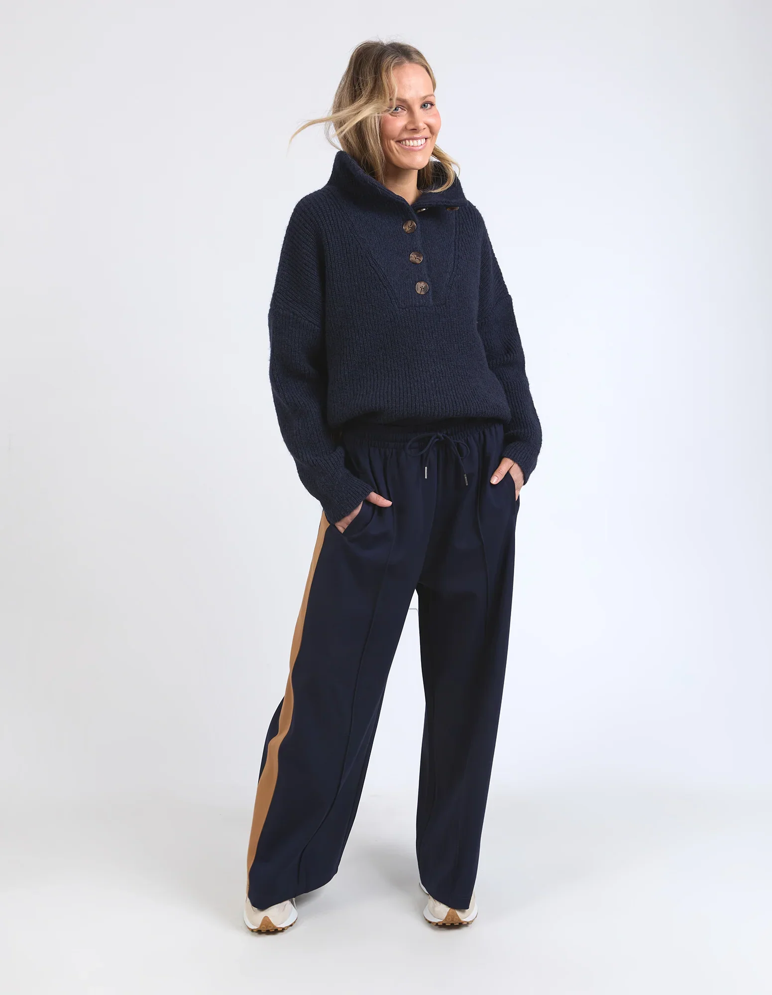 Elm Carmen Wide Leg Pant - Navy - Image 4