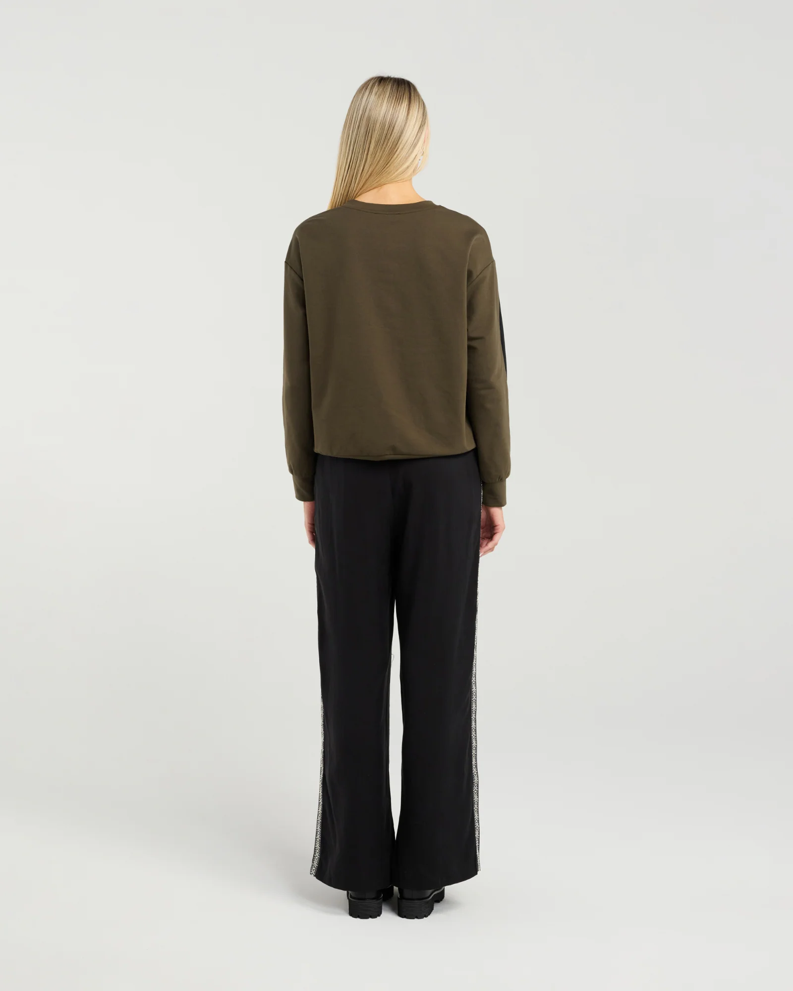 Et Alia Amara Sweat - Image 3