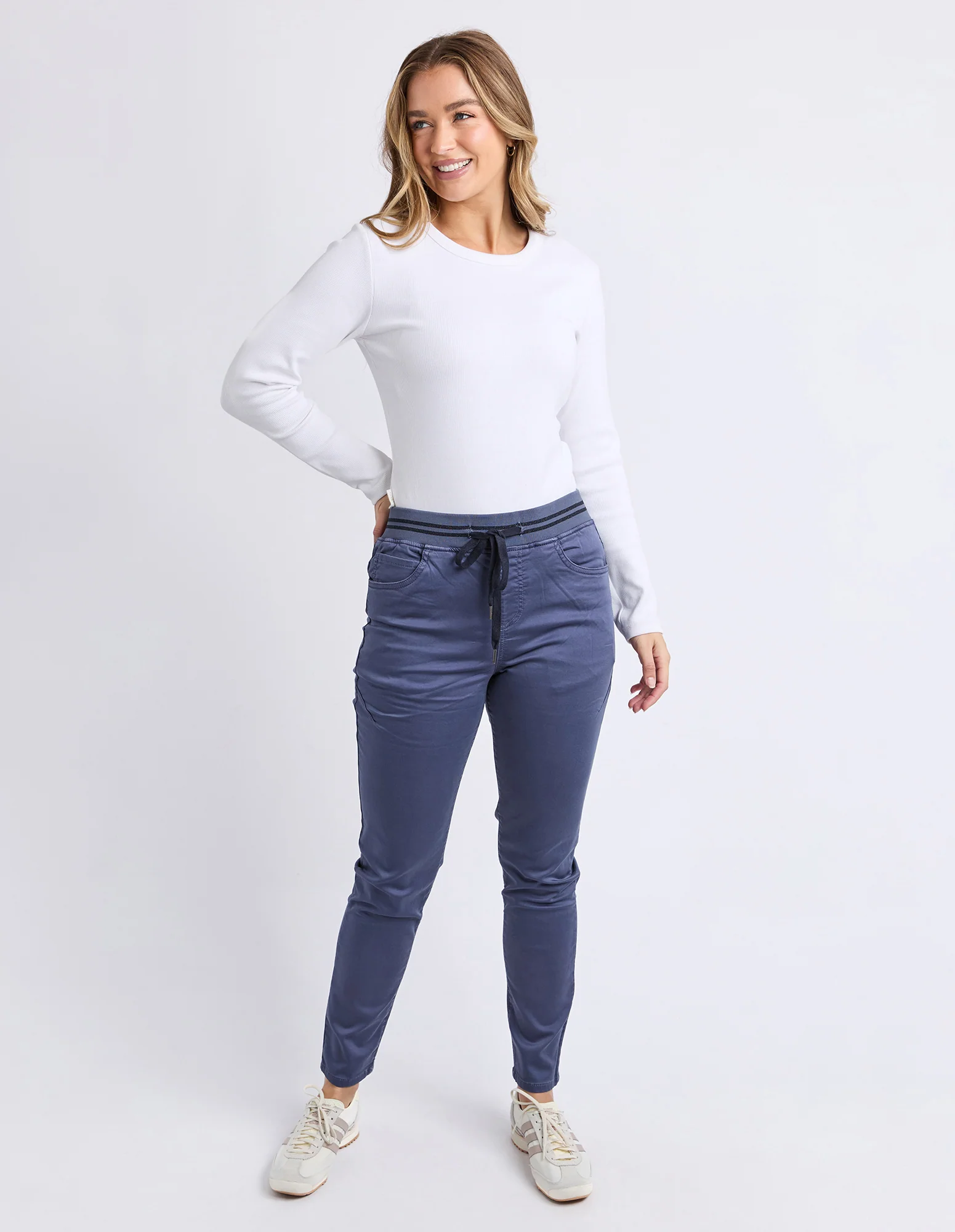 Foxwood Sylvia Jogger Dark Blue - Image 3