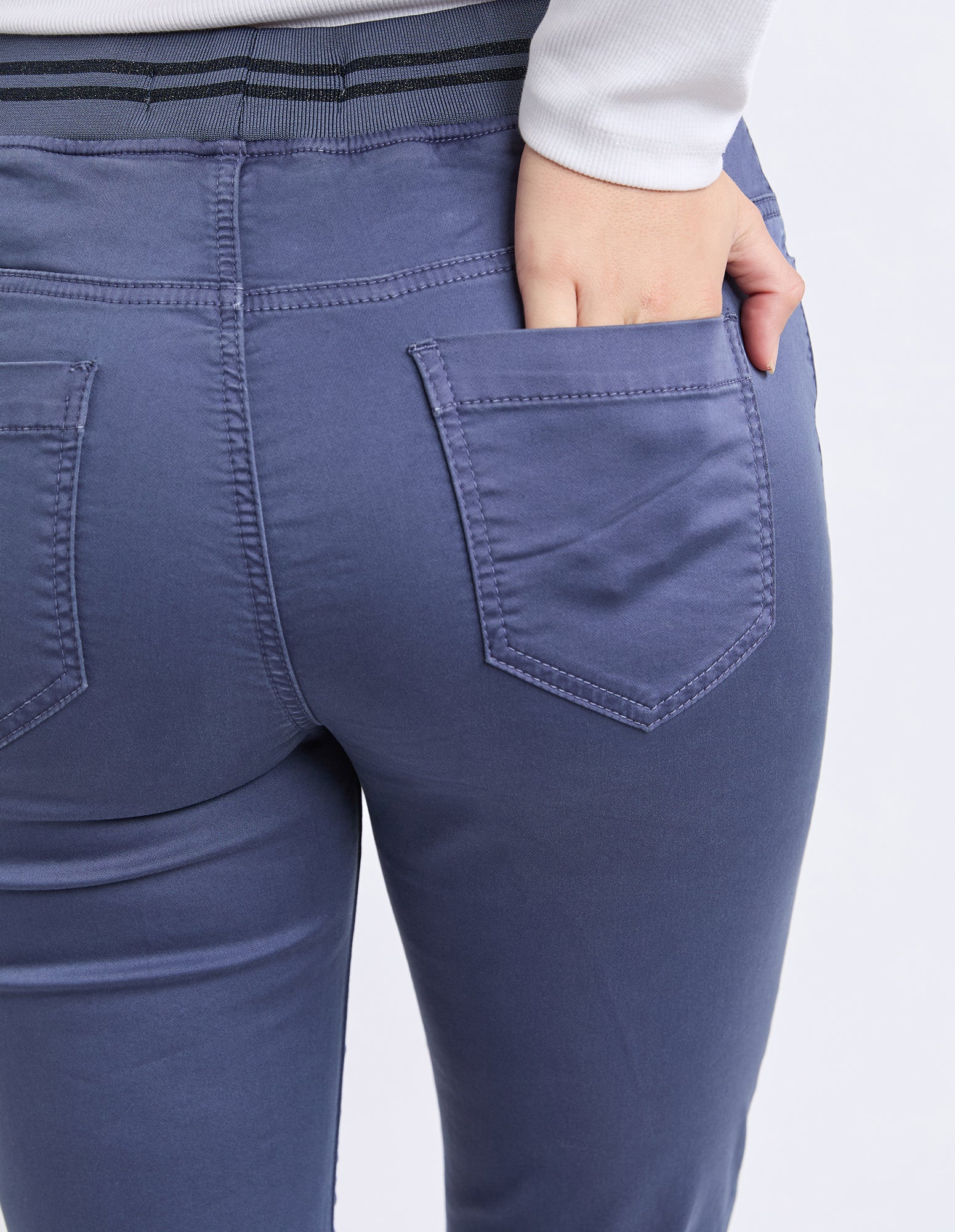Foxwood Sylvia Jogger Dark Blue - Image 4