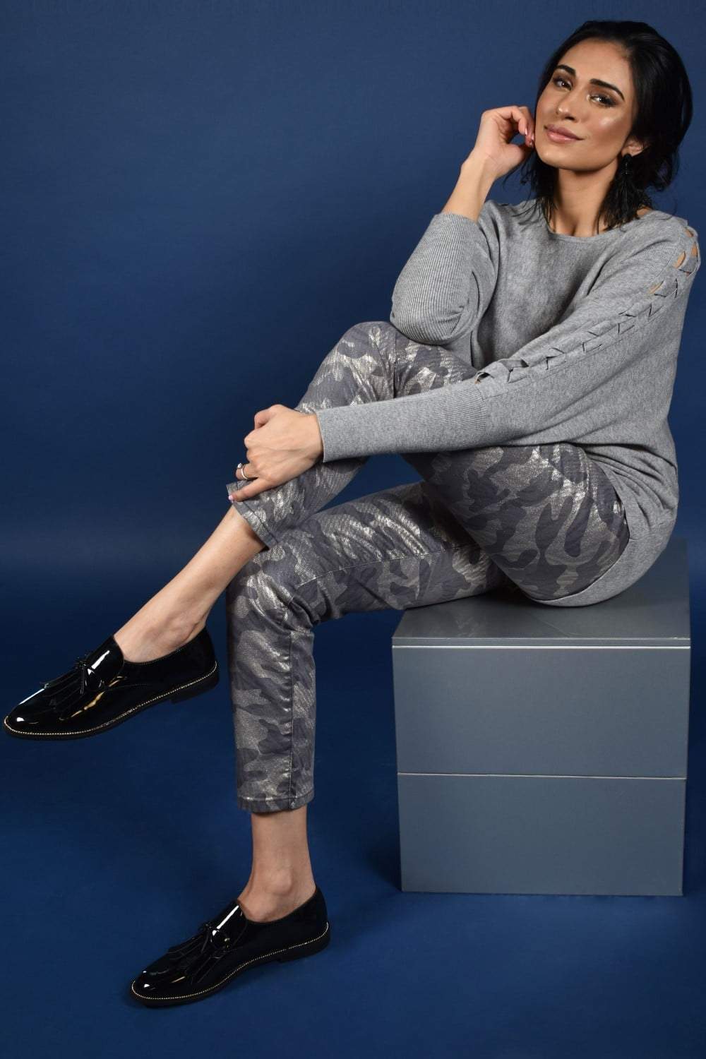 Frank Lyman 213108U Camo/Grey Woven Denim Pant