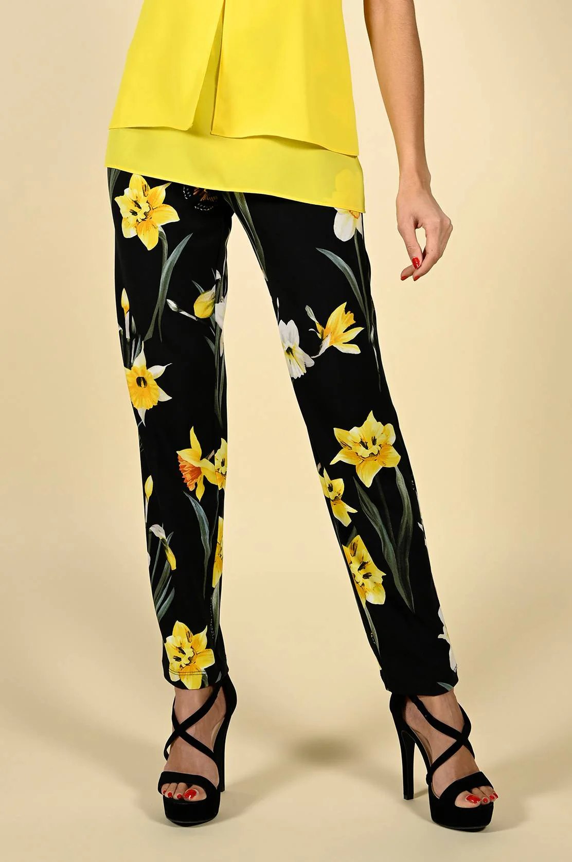 Frank Lyman Black/Yellow Floral Pant Style