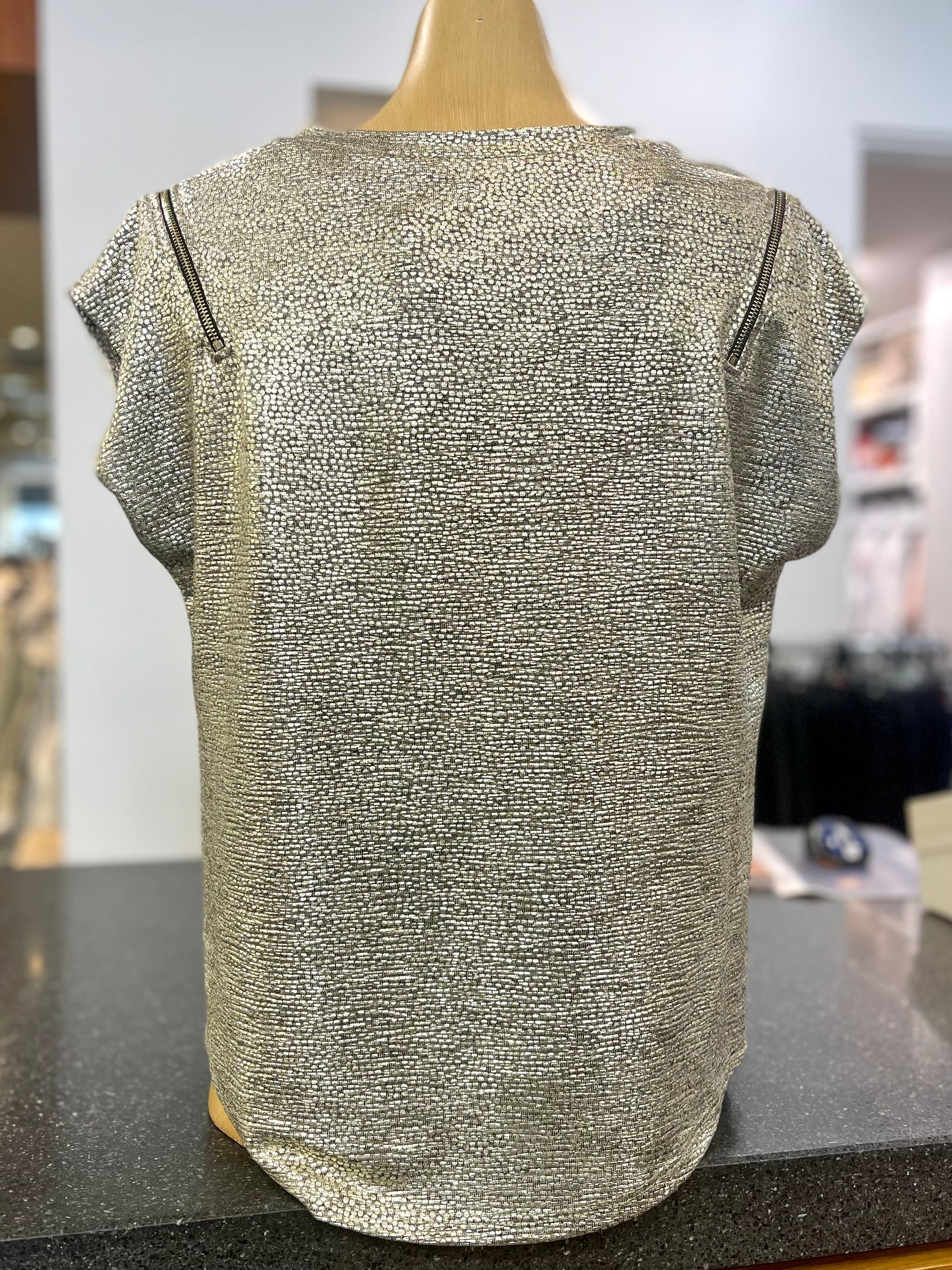 Frank Lyman Gold Knit Top With Zipper Detail - Image 5