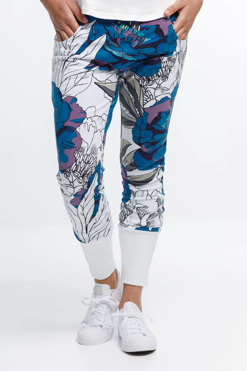 Home Lee Apartment Pants-Blue /White Peonie Print