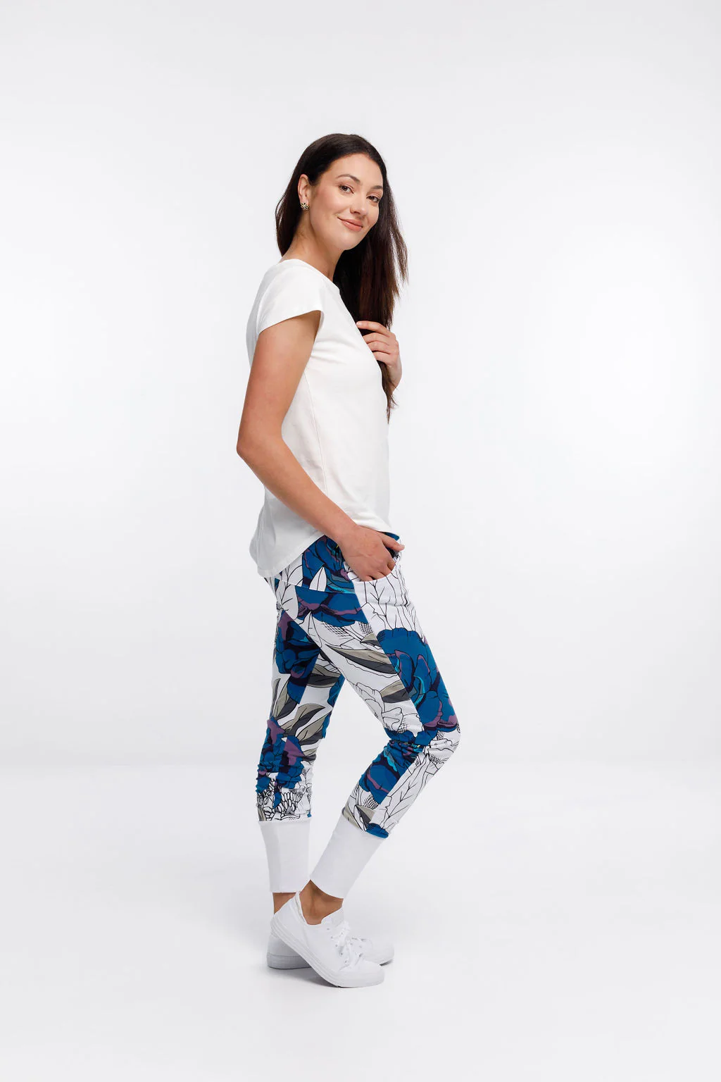 Home Lee Apartment Pants-Blue /White Peonie Print - Image 10