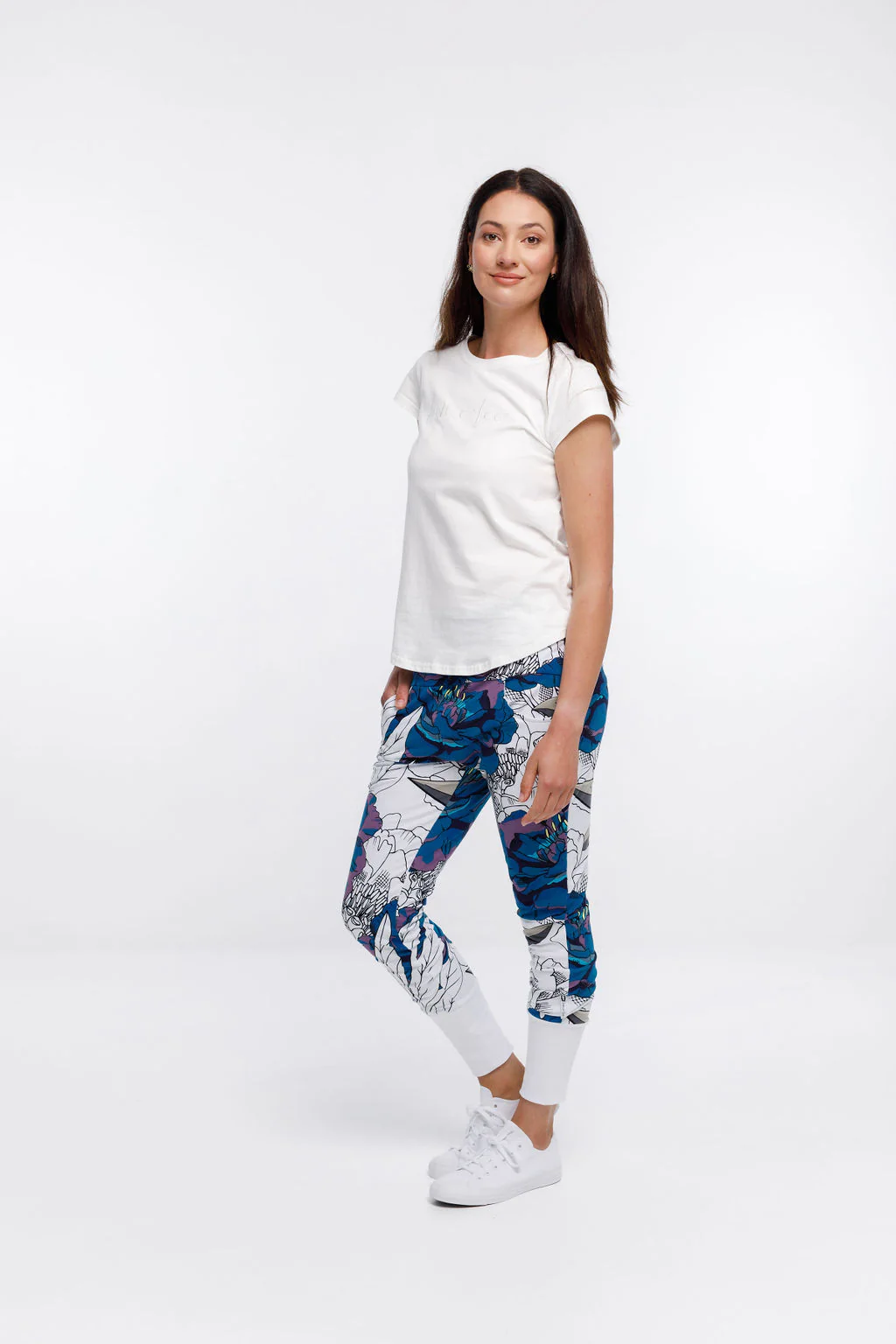 Home Lee Apartment Pants-Blue /White Peonie Print - Image 5