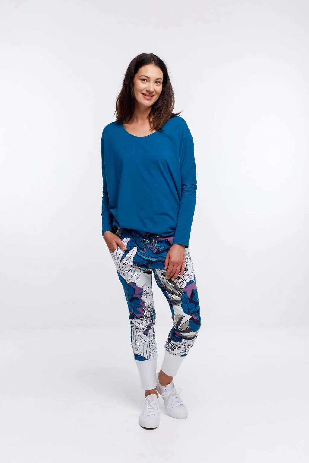 Home Lee Apartment Pants-Blue /White Peonie Print - Image 7