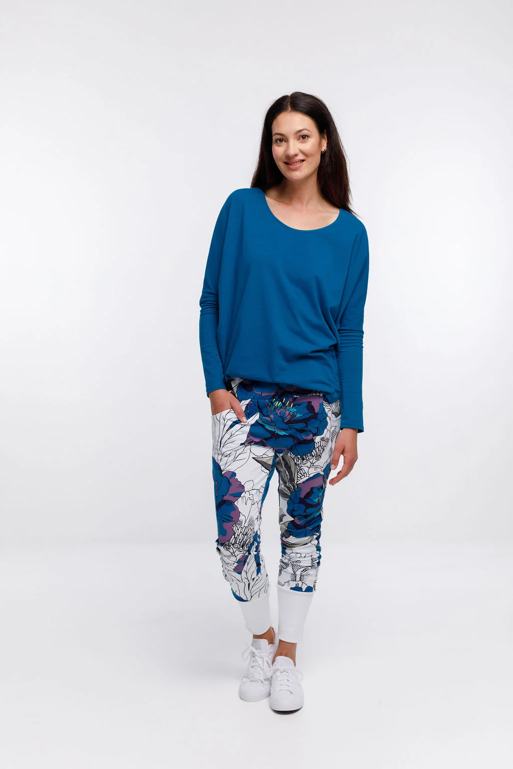 Home Lee Apartment Pants-Blue /White Peonie Print - Image 8