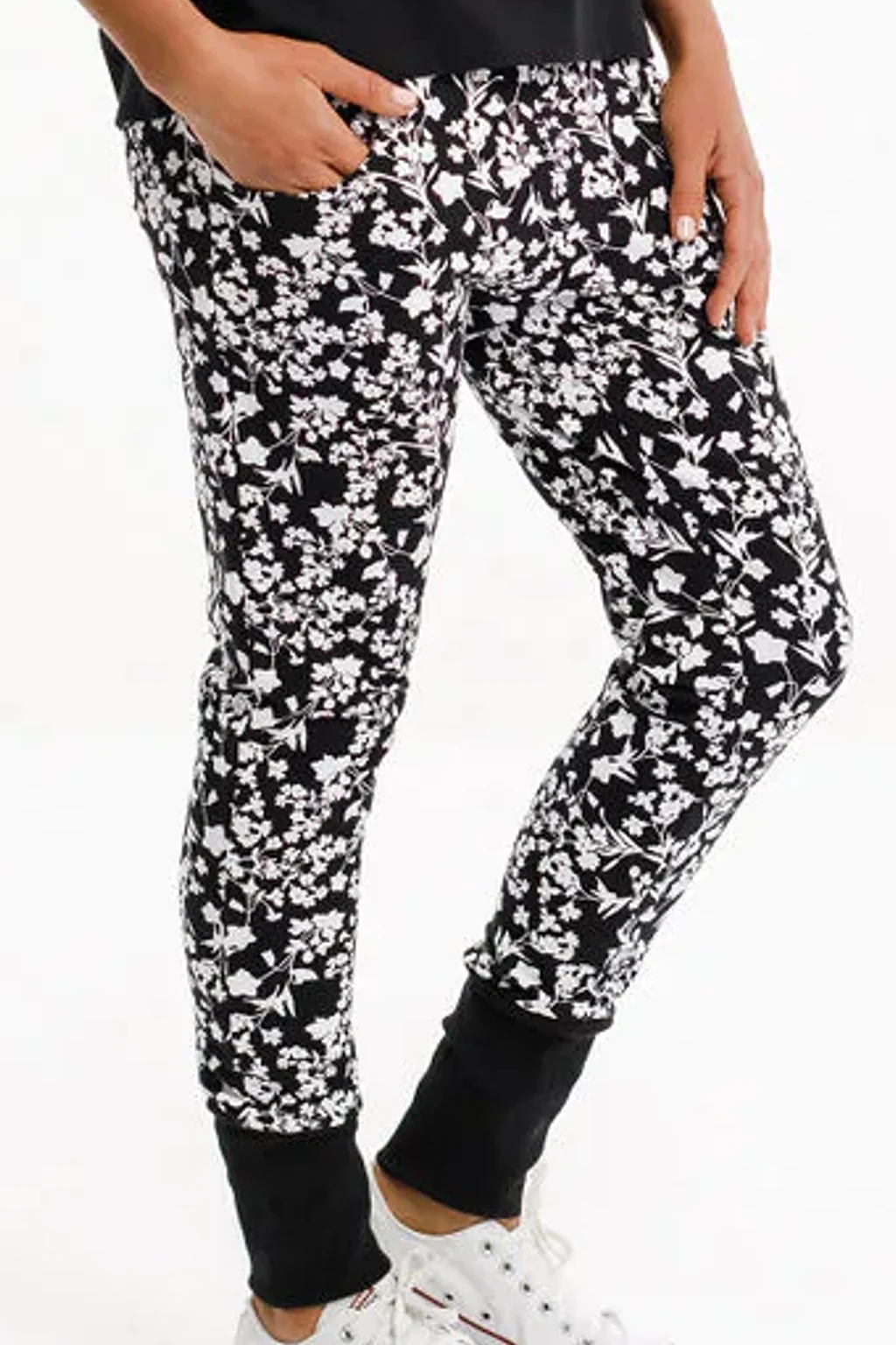 Home Lee Apartment Pants - Winter - Bouquet Print
