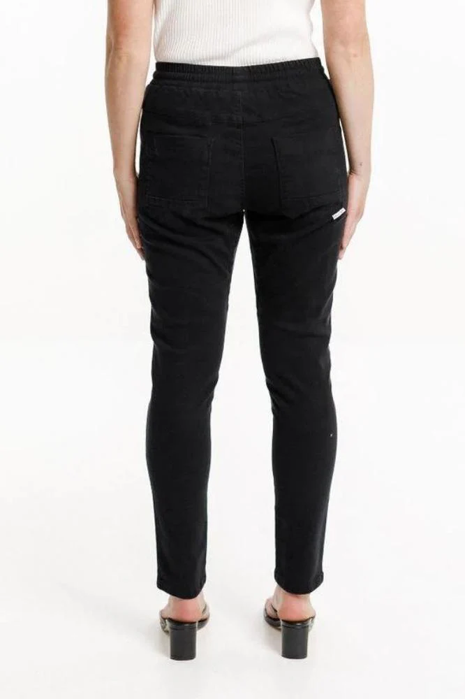 Home Lee Daily Jean Jet Black - Image 4