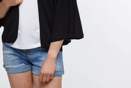 Home-Lee Knit Cape - Black - Image 4