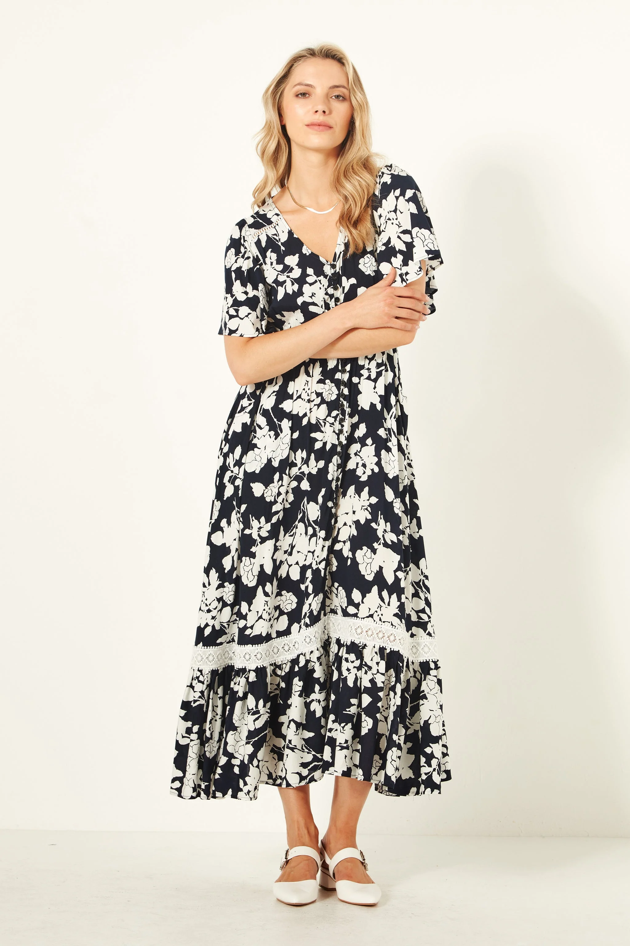Lemon Tree Jolander Dress Navy Floral - Image 6
