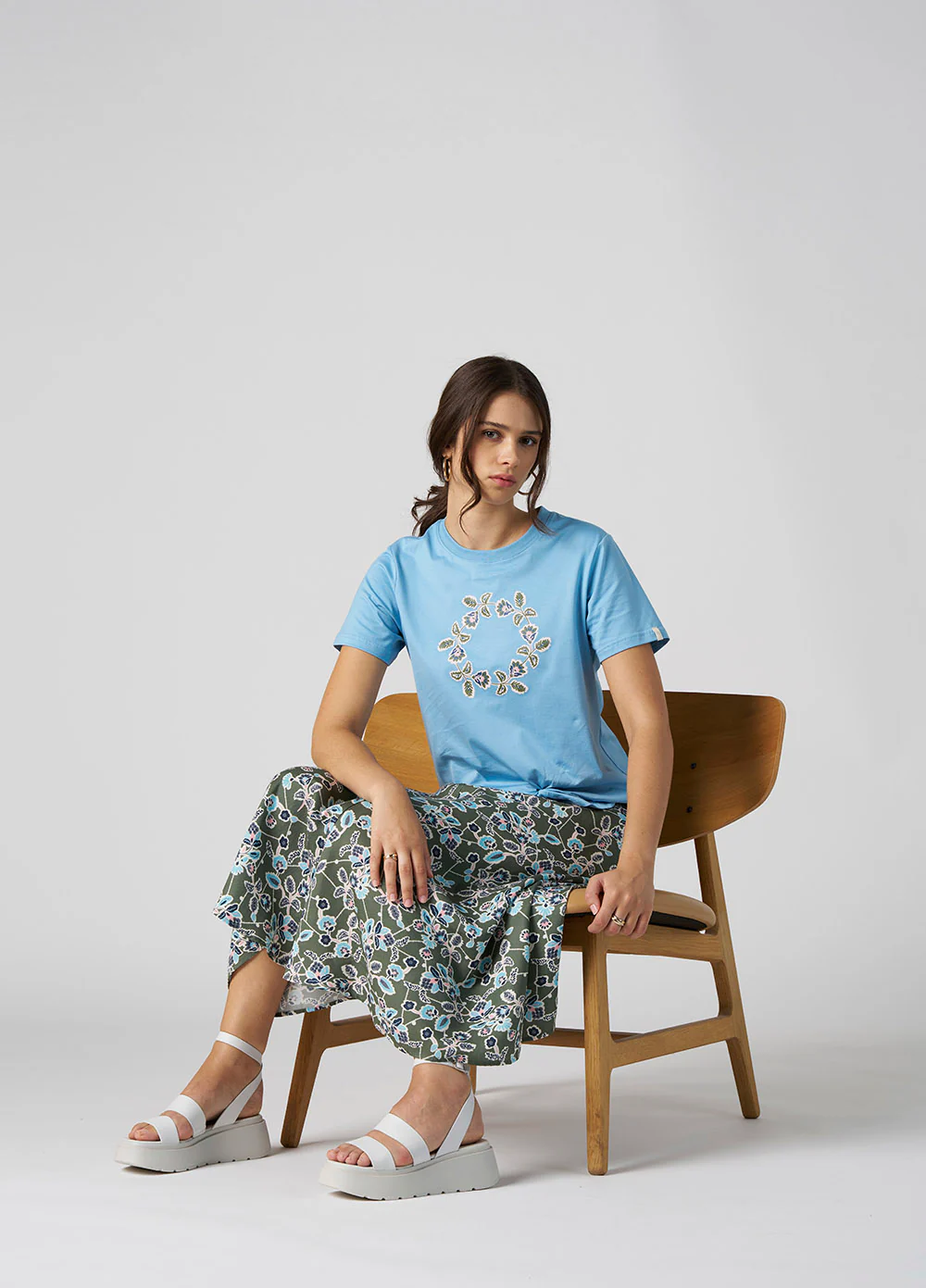 Madly Sweetly Sweet Tee Sky Wreath - Image 2