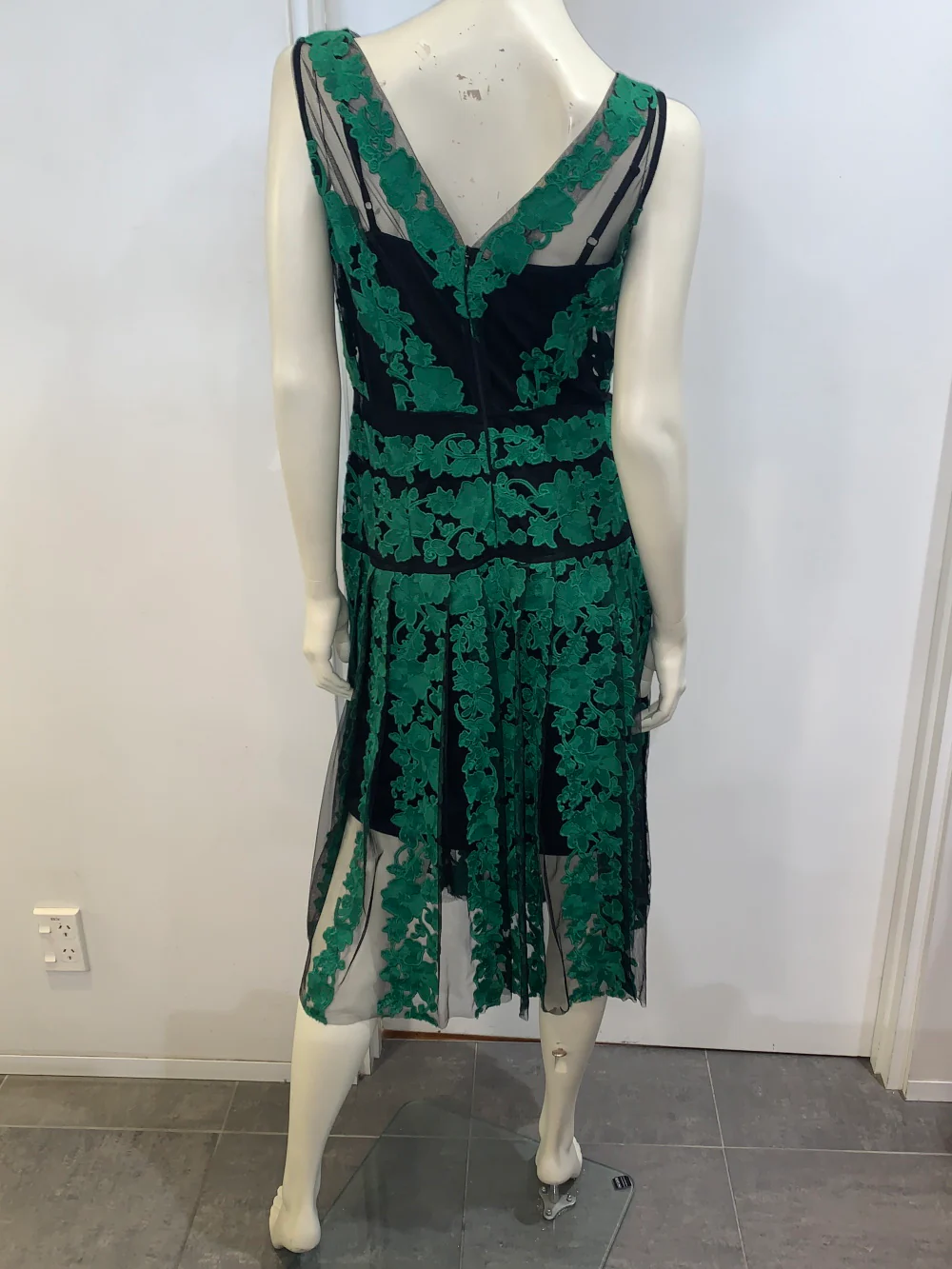 Moss & Spy Emerald Dress - Image 2