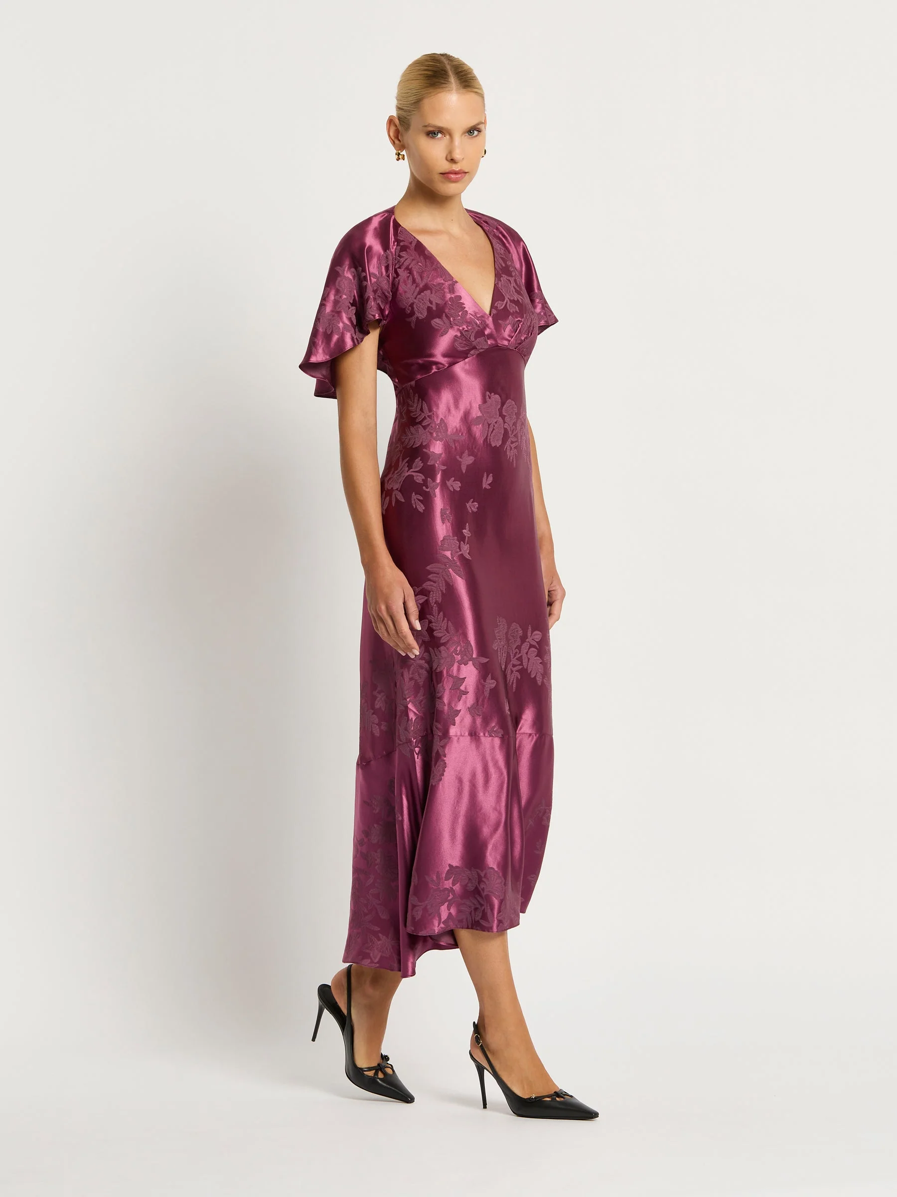 Moss & Spy Primrose V-Neck Dress - Image 4