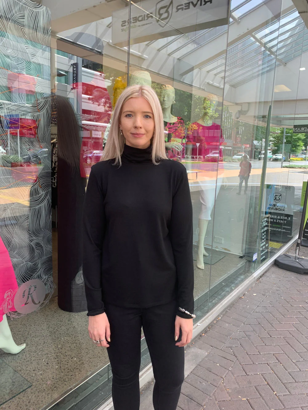 PAULA RYAN Merino Polo Easy Fit - Black - Image 3