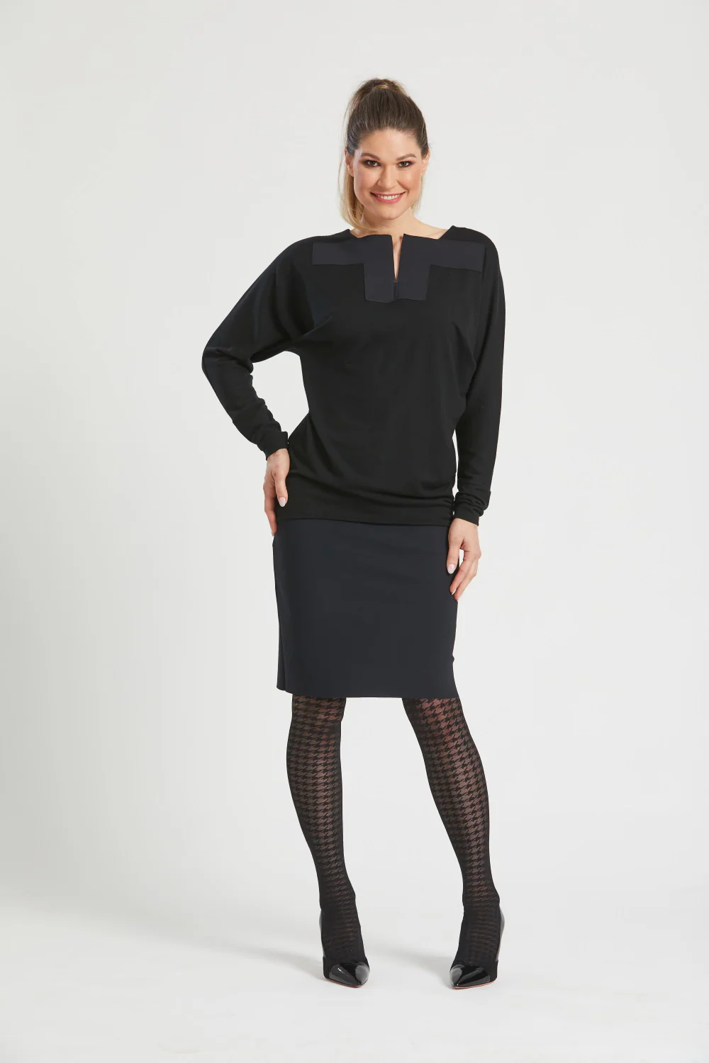 Paula Ryan Magyar Top - Black