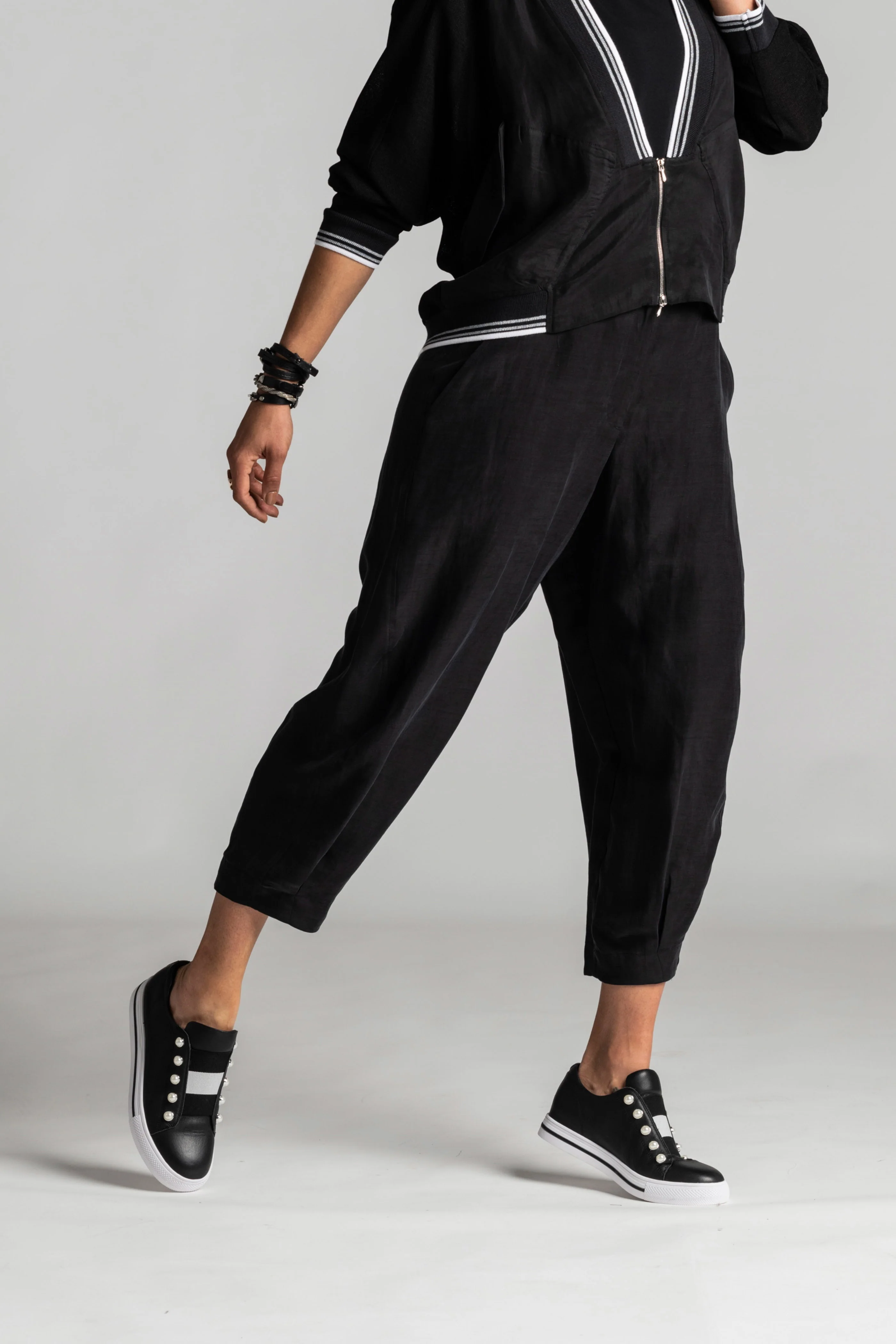 Paula Ryan Relaxed Cropped Bell Pant - Black - Image 2