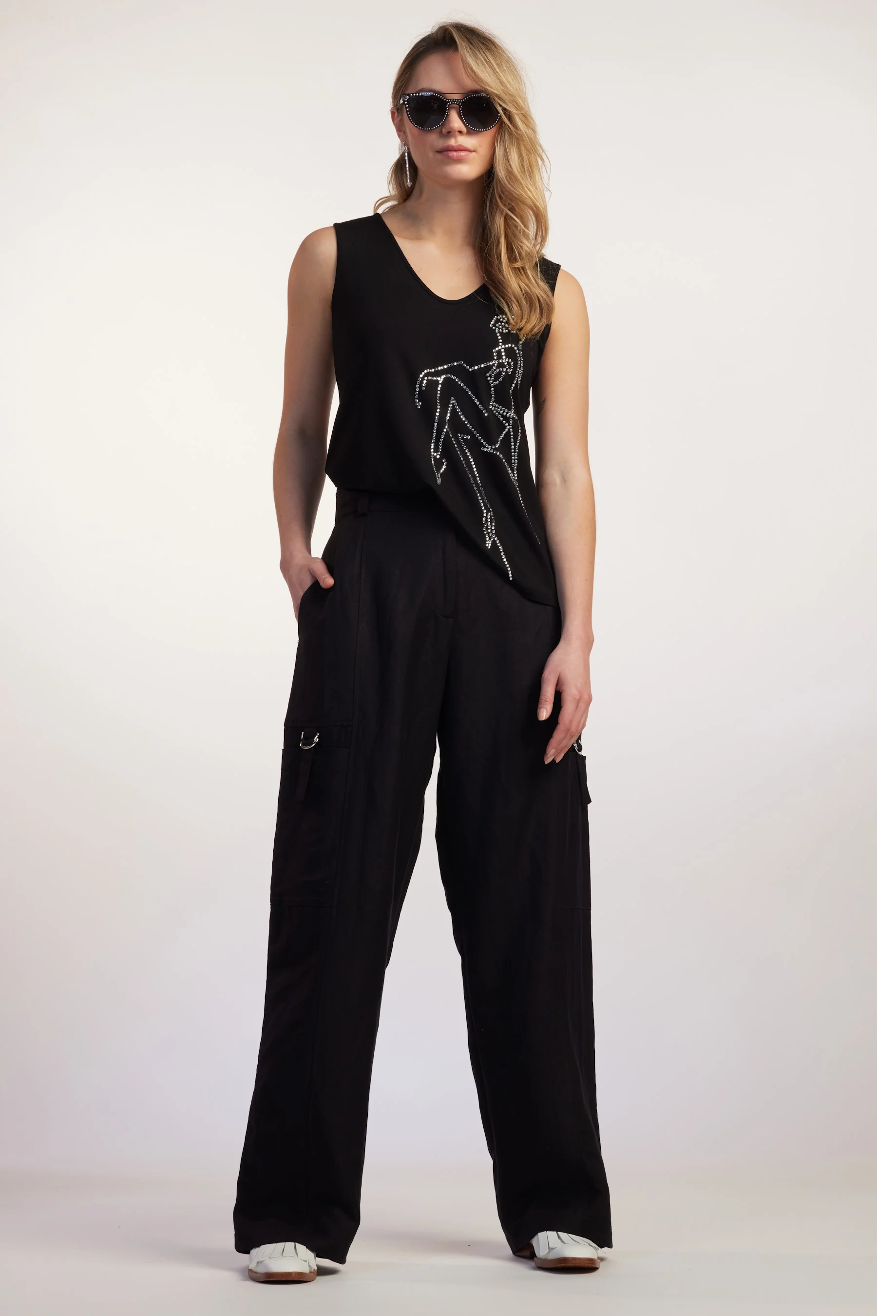 Paula Ryan Scoop V Bling Singlet - Black - Image 3
