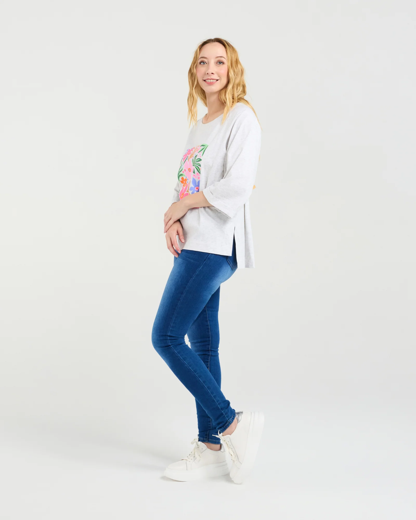 Zafina Kate T-Shirt - Grey - Image 5